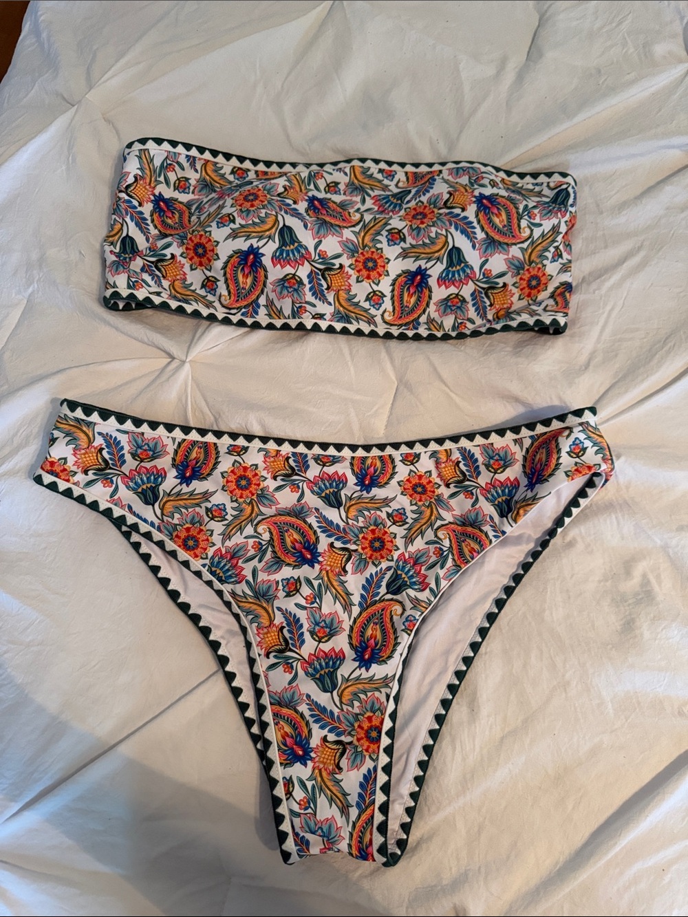 Zaful White Bandeau Bikini with Multicolor Floral Paisley Print